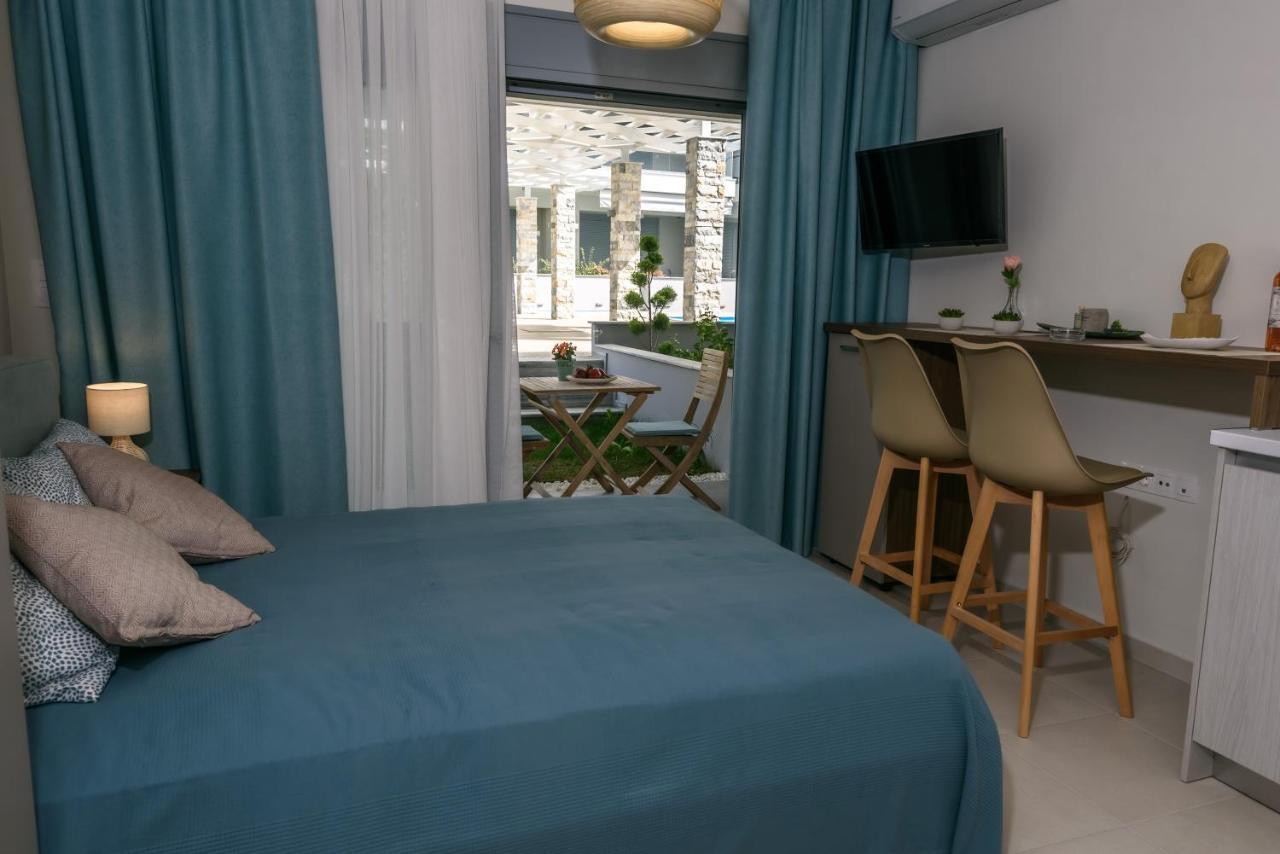 Itaka Studio Apartments - Halkidiki Suites Com Nikiti  Exterior photo